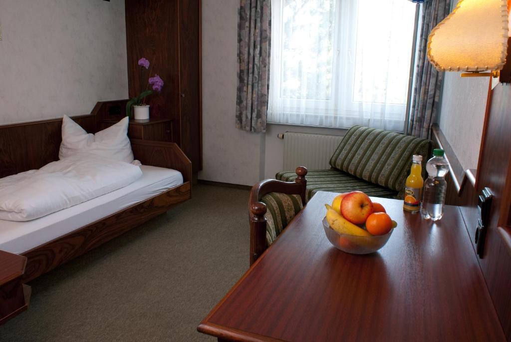 Hotel-Restaurant Und Gaestehaus Loewen Suessen Ngoại thất bức ảnh