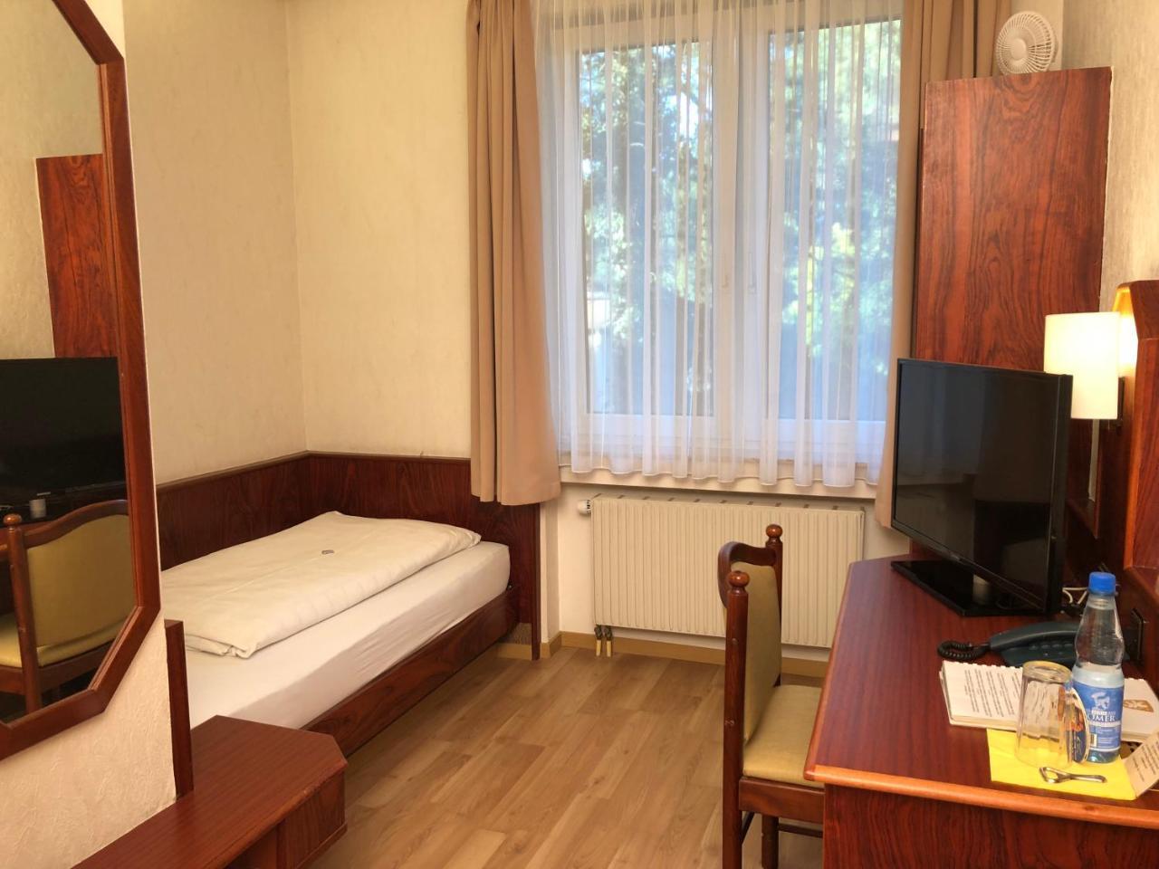 Hotel-Restaurant Und Gaestehaus Loewen Suessen Ngoại thất bức ảnh