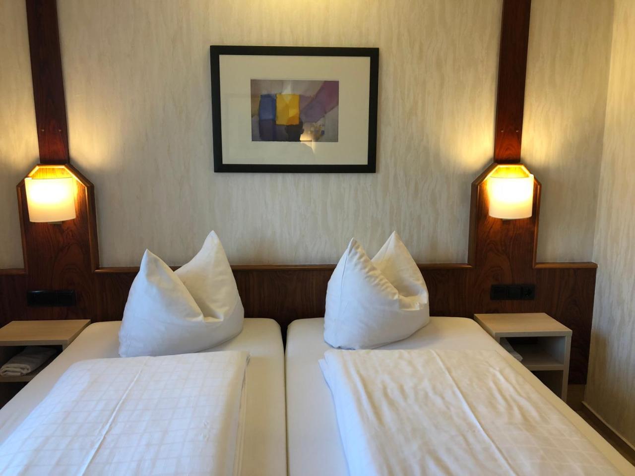 Hotel-Restaurant Und Gaestehaus Loewen Suessen Ngoại thất bức ảnh