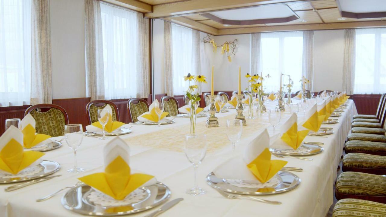 Hotel-Restaurant Und Gaestehaus Loewen Suessen Ngoại thất bức ảnh