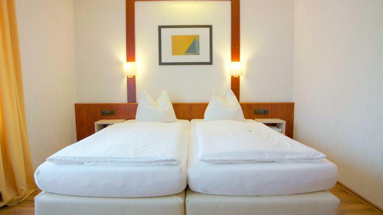 Hotel-Restaurant Und Gaestehaus Loewen Suessen Ngoại thất bức ảnh